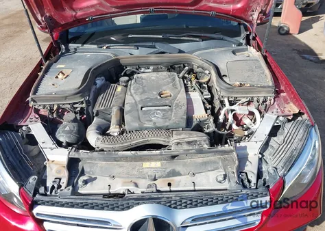 2016 Mercedes-Benz Glc 300 4Matic z USA, uszkodzony, nr VIN WDC0G4KB6GF043518